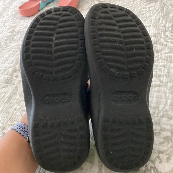 Crocs | Charcoal & Lime Green Athens II Flip-Flop - Unisex - Picture 10 of 12